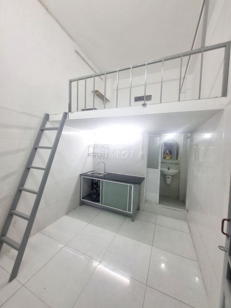 Gò Vấp's room has 3 million guards.