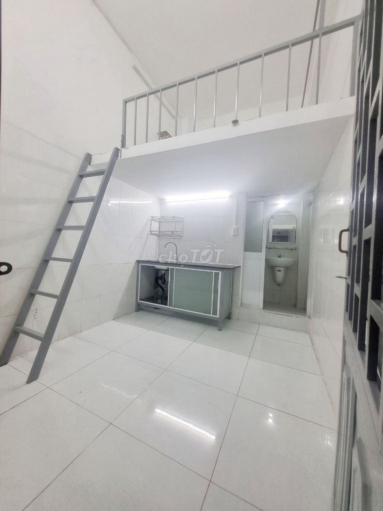 Gò Vấp's room has 3 million guards.