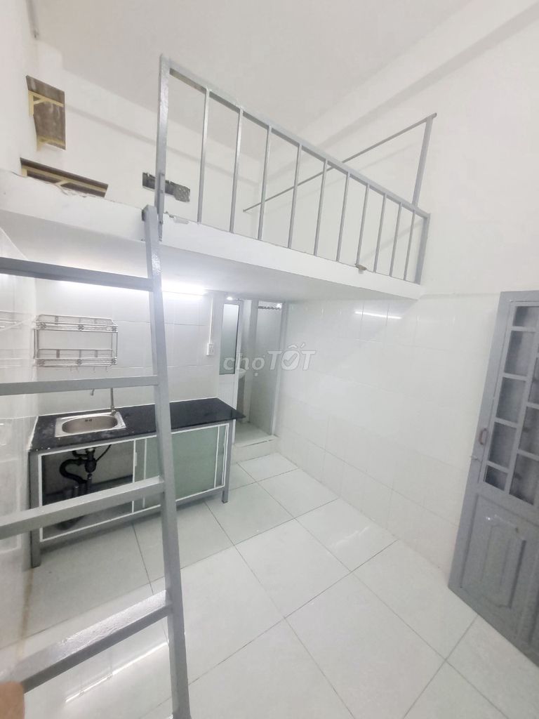 Gò Vấp's room has 3 million guards.
