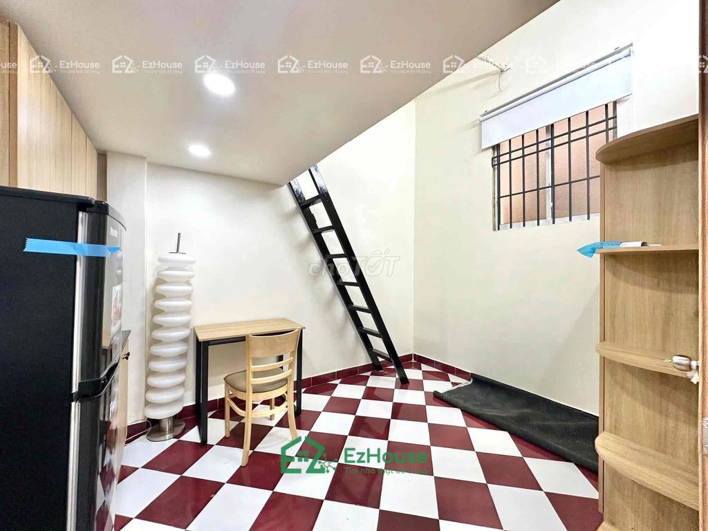 Open College - Height 30 m2 - move district 5