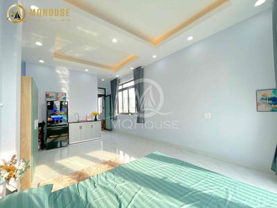 Studio Bancol House, Âu Cơ.