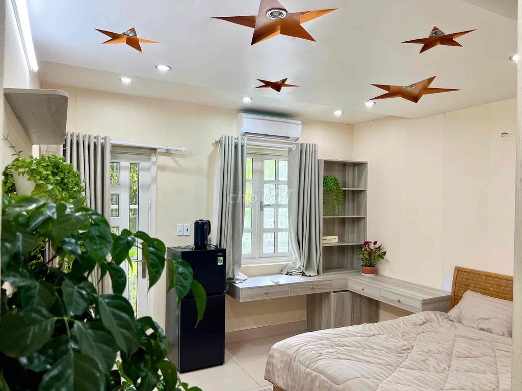 The open balcony studio near the airport.