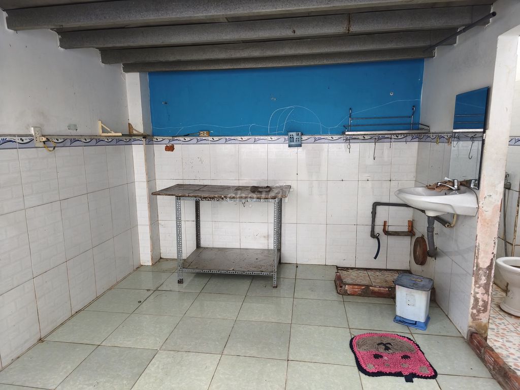 Super cheap motel, Ngô Chí Quốc, free Wired, hold the car.