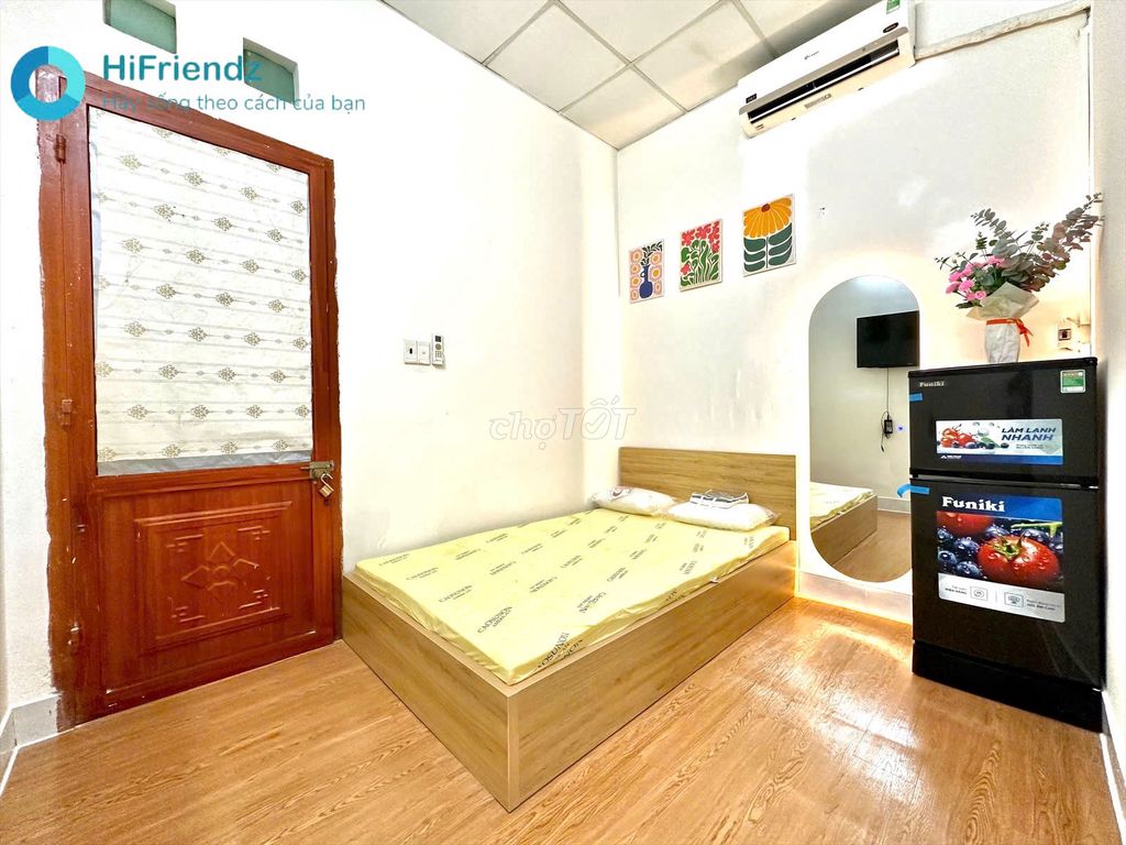 Rent the full window interior right over to the Saigon Bridge 2.