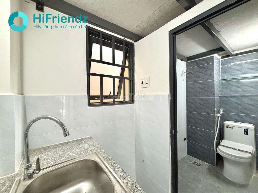 Found the new apartment. The balcony--the sky window near the huflit, Trường Chinh