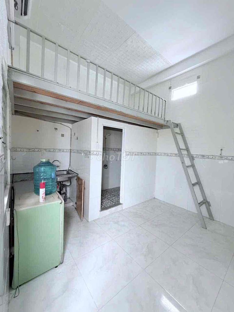 Rent the Minty Room near the Bill-Eng-Eng-Sepics University of the Constitution