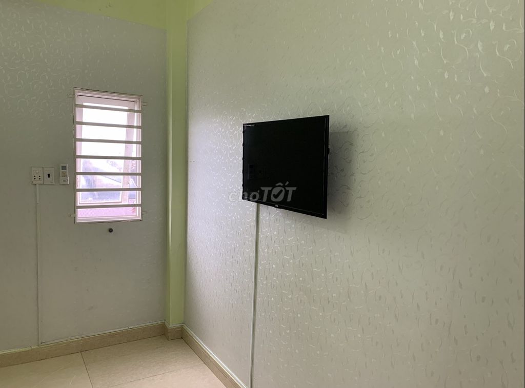 The South's room rents three million clean, security-inch8, District Three.