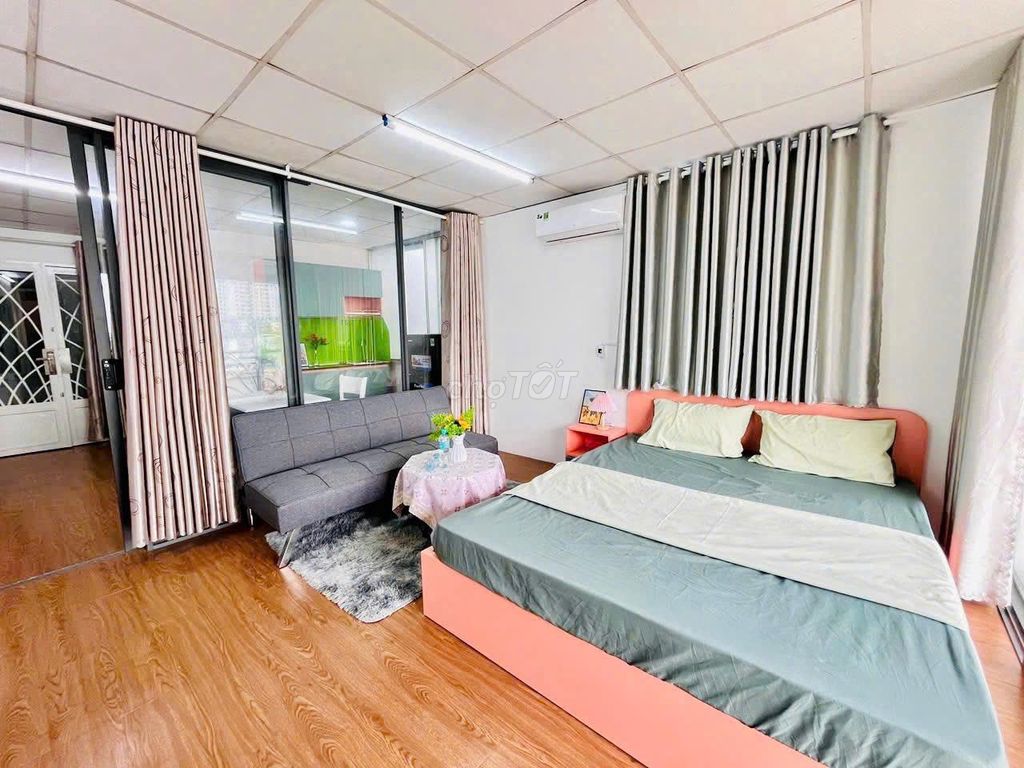 High Room, Tôn Thất Thuyết District 4 soft bid Full interior 35 m2 big balcony