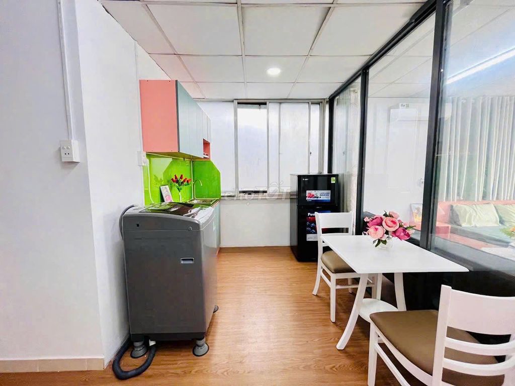 High Room, Tôn Thất Thuyết District 4 soft bid Full interior 35 m2 big balcony