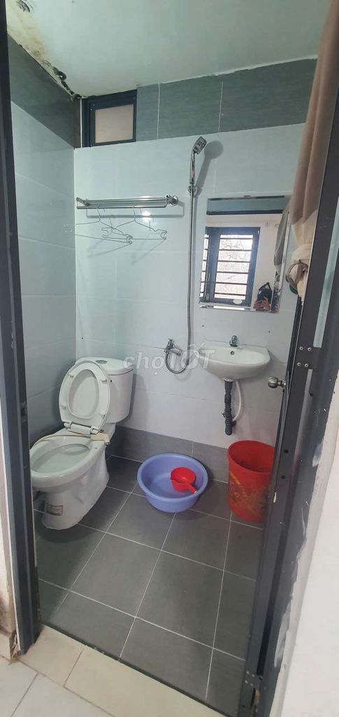 Room 25 meters, separate building two fronts, joint owner.