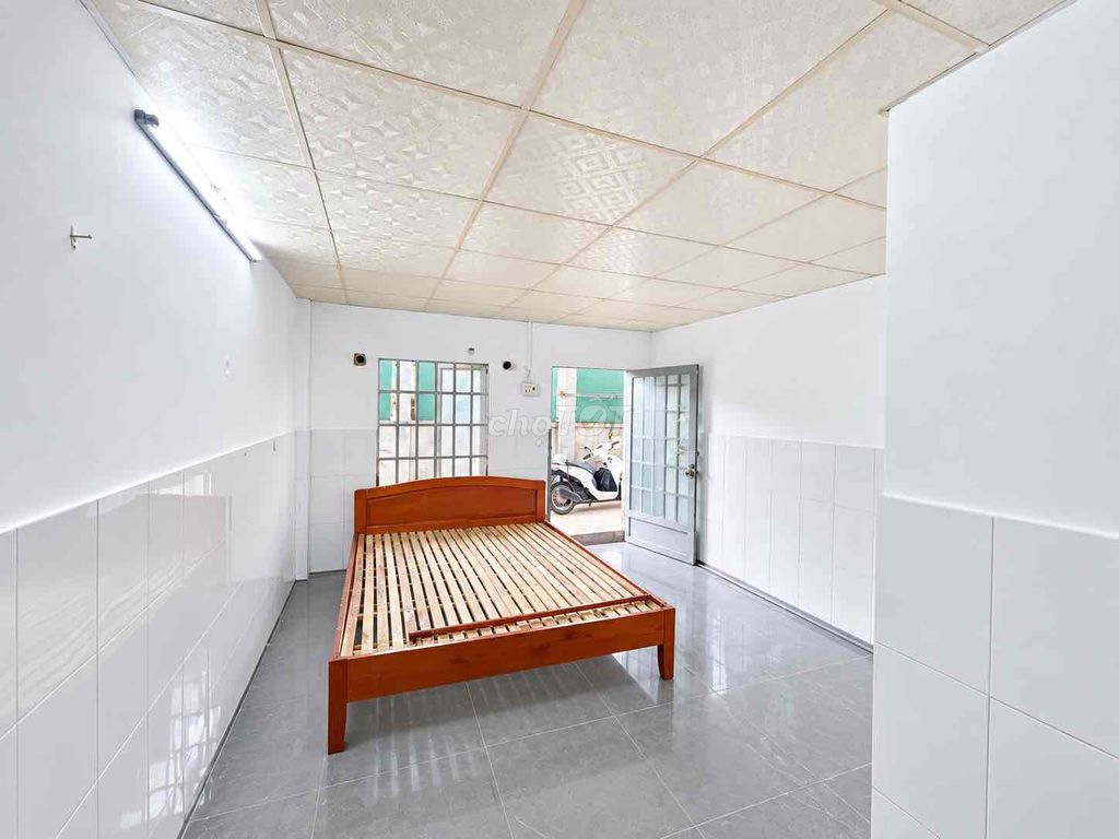 Very cheap room.