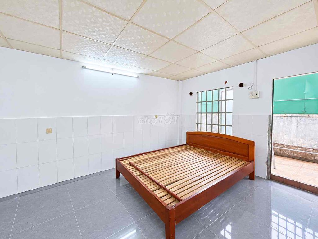 Very cheap room.