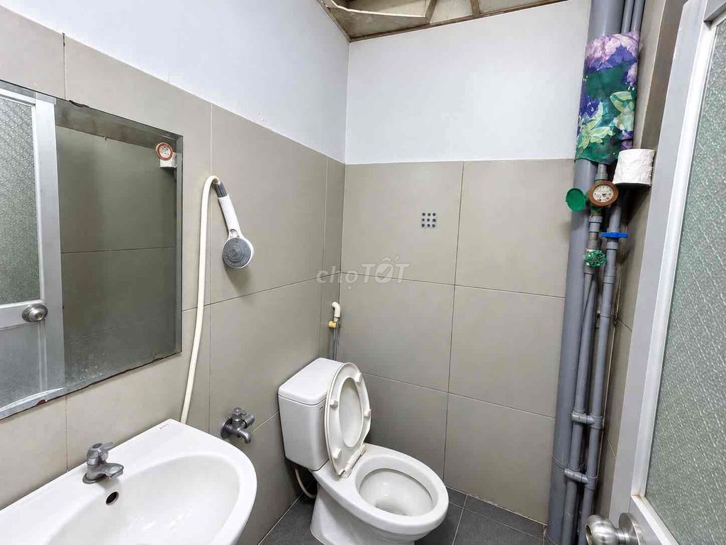 Very cheap room.