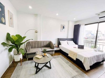 Rent a new balcony studio in 3/2 District 10