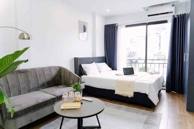 Rent a new balcony studio in 3/2 District 10