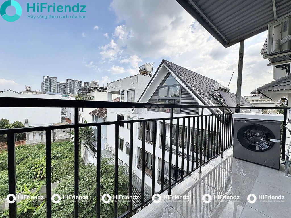 The new studio built its own washing machine full of balconies