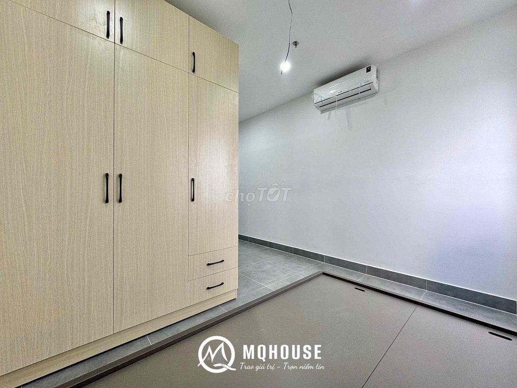 New interior suite with a front elevator on Bình Long.