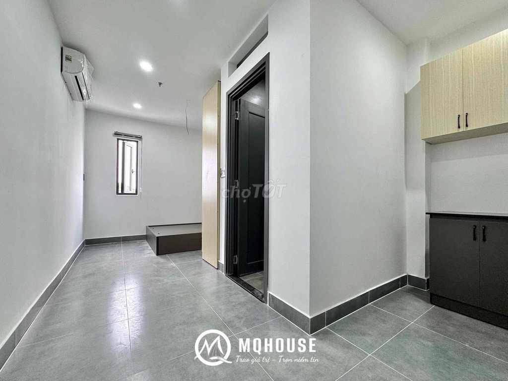 New interior suite with a front elevator on Bình Long.