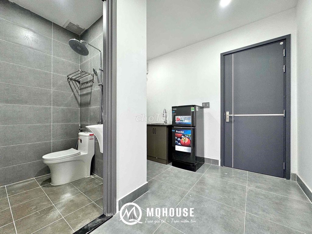 New interior suite with a front elevator on Bình Long.