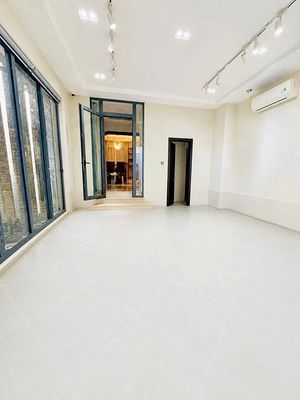 Top of the two-sided corner. - Đặng Văn Ngữ, 137 14, bedroom - 4 floors, 5.6 x20 meters.