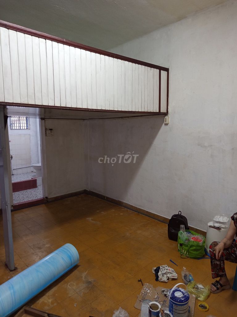 Rent room downtown District 1 (near market)