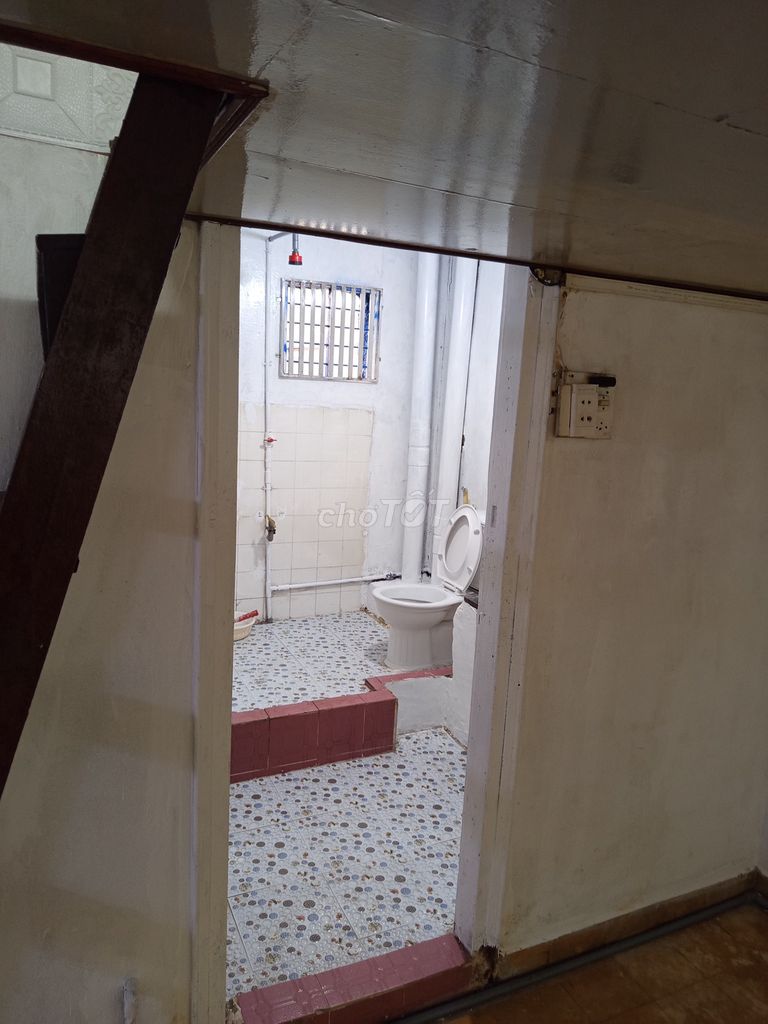 Rent room downtown District 1 (near market)