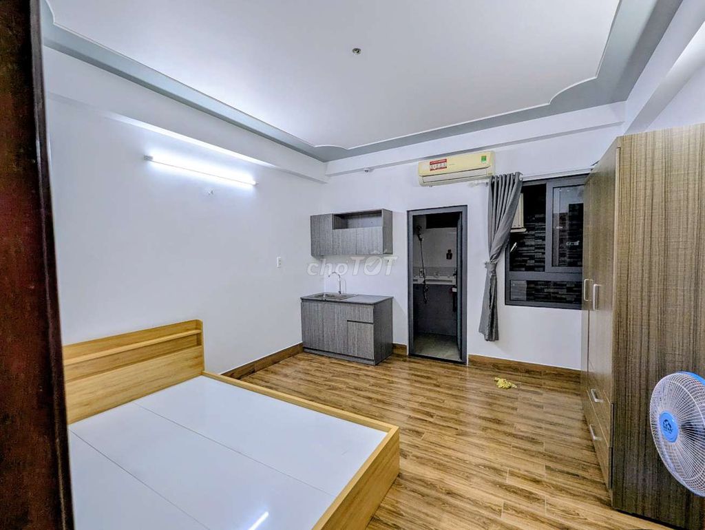 Rent room to the cool new apartment near the airport.