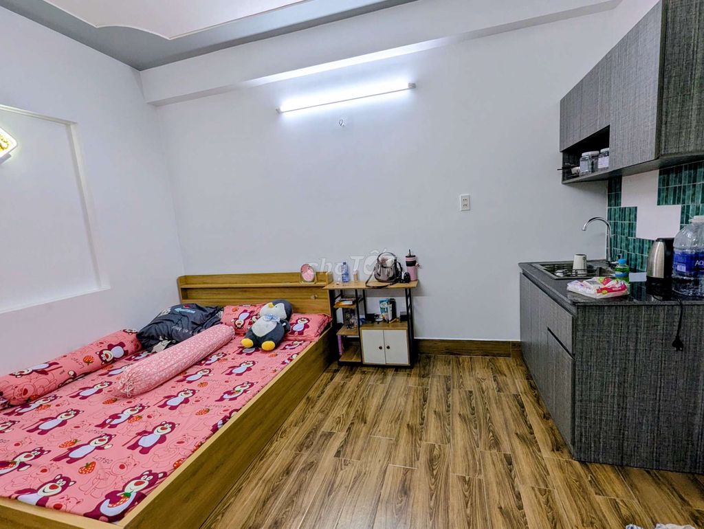 Rent room to the cool new apartment near the airport.