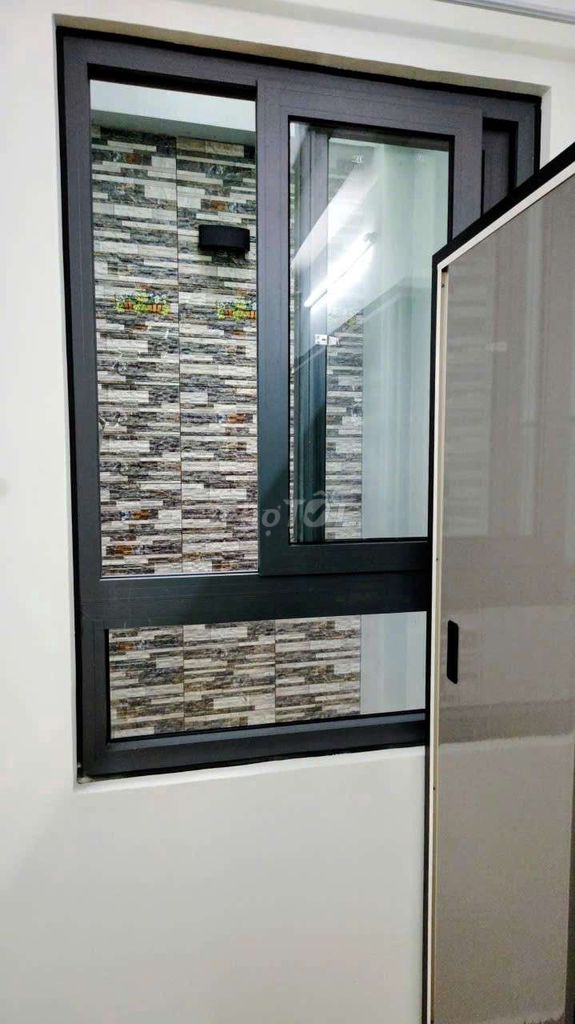 Rent room to the cool new apartment near the airport.