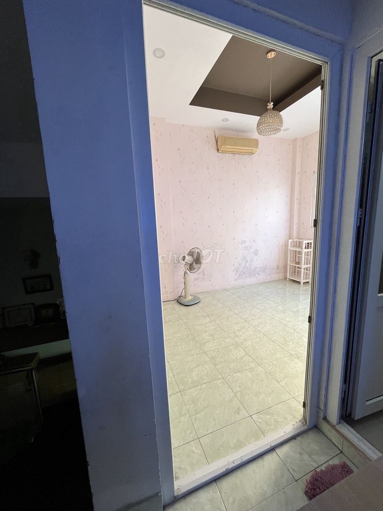 Rent, security, clean, long-term Wi-Fi, free car.