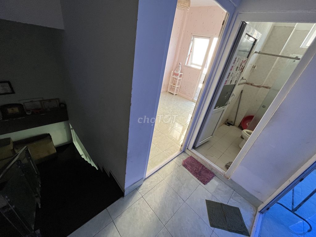Rent, security, clean, long-term Wi-Fi, free car.
