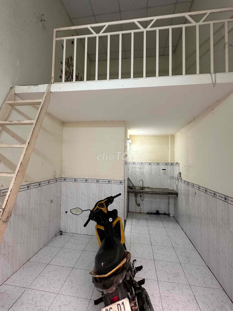 Rent Nguyễn Thị Tú.