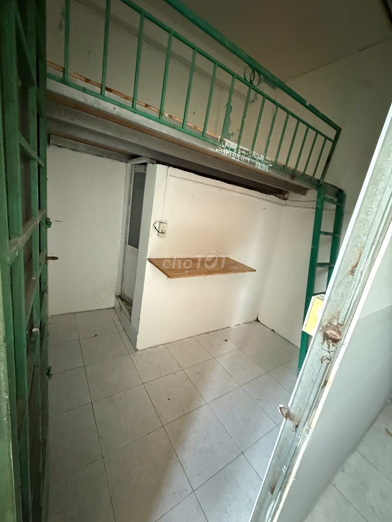 No, it's a rare room. Lê Lai, Gò Vấp closes the door - the open window is only 2 million7