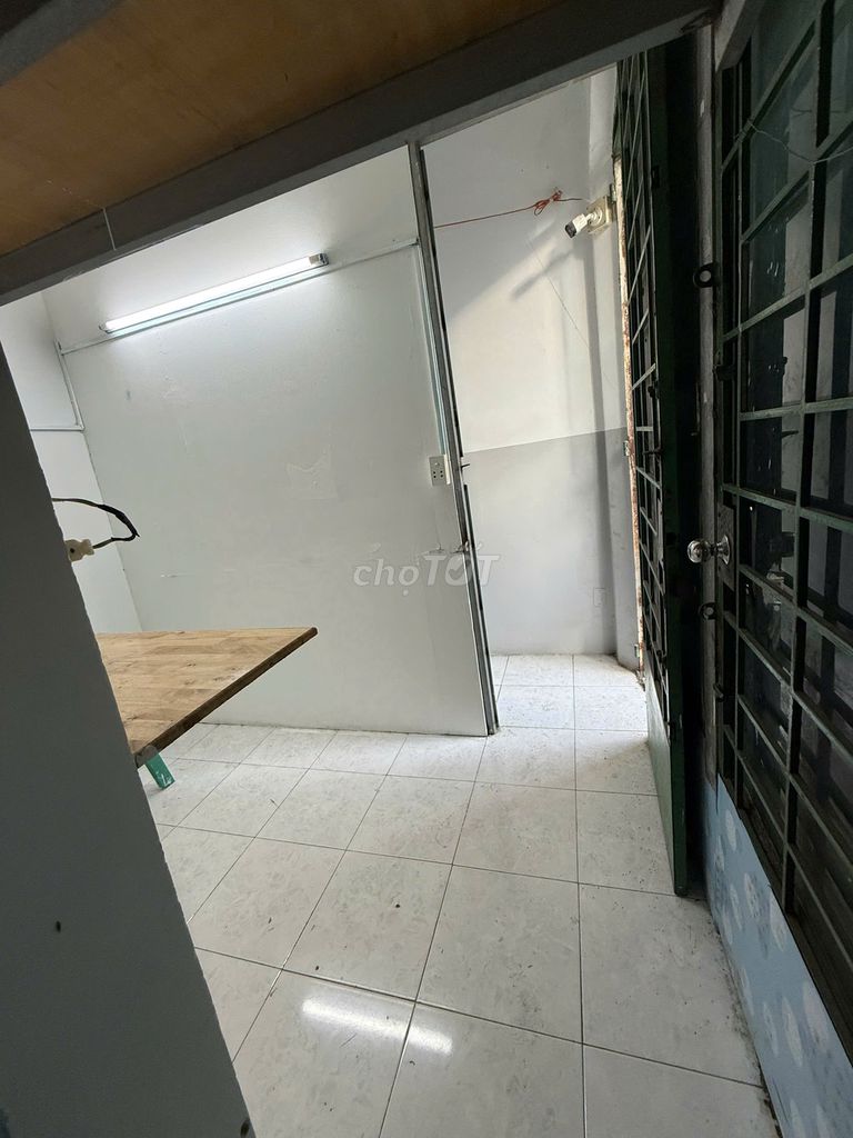 No, it's a rare room. Lê Lai, Gò Vấp closes the door - the open window is only 2 million7