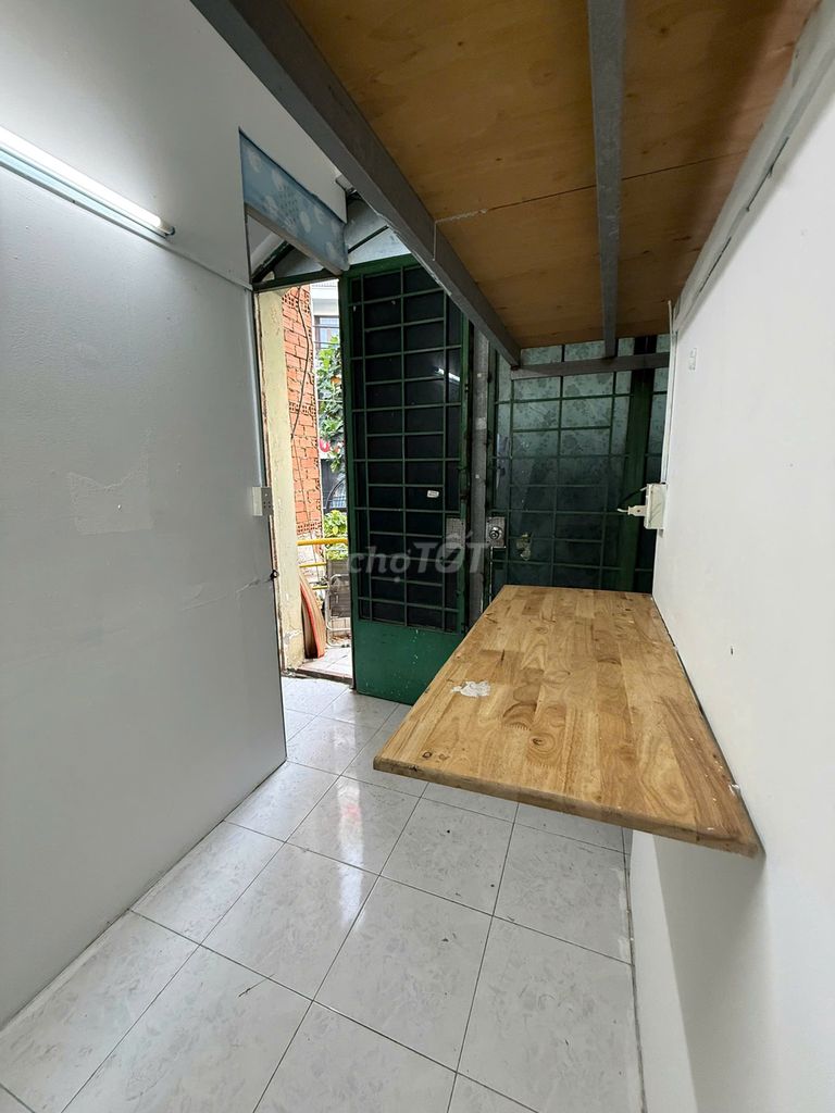 No, it's a rare room. Lê Lai, Gò Vấp closes the door - the open window is only 2 million7