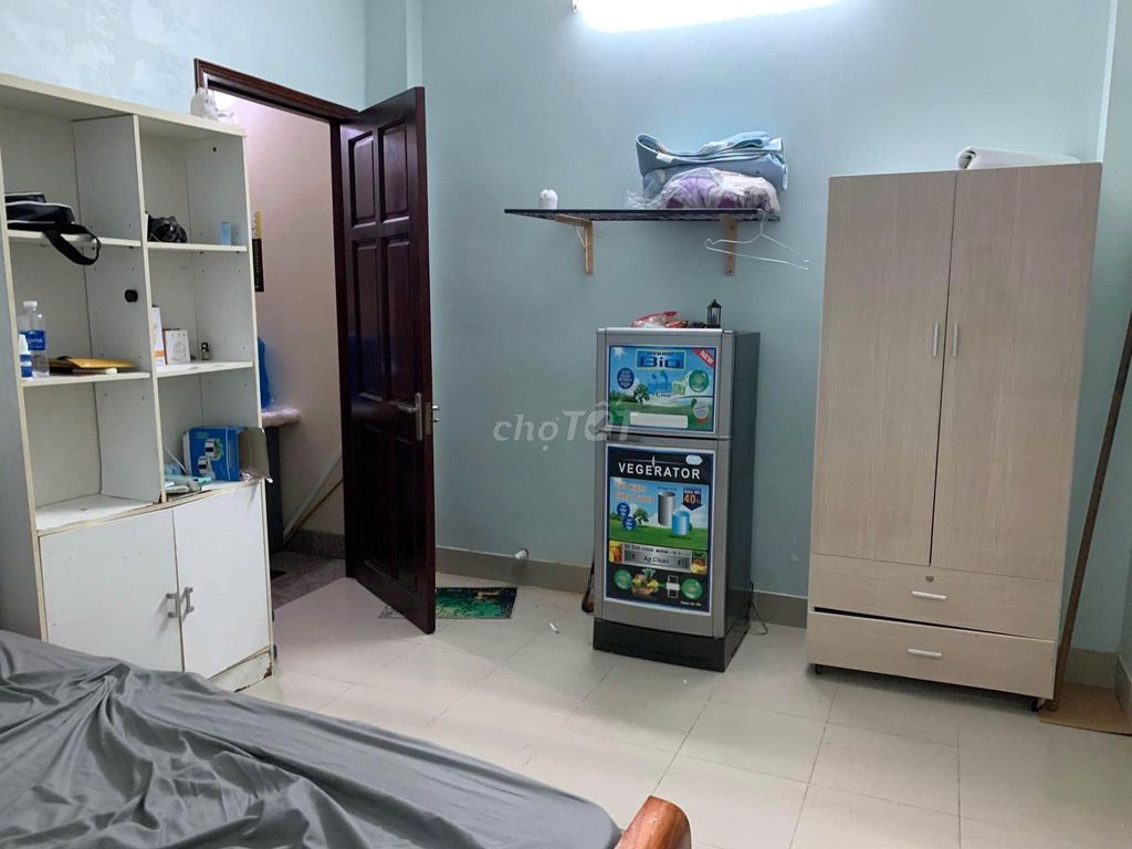 Room 3.8 million a month. 156 Tô Hiến Thành (1970) 13th District 10.