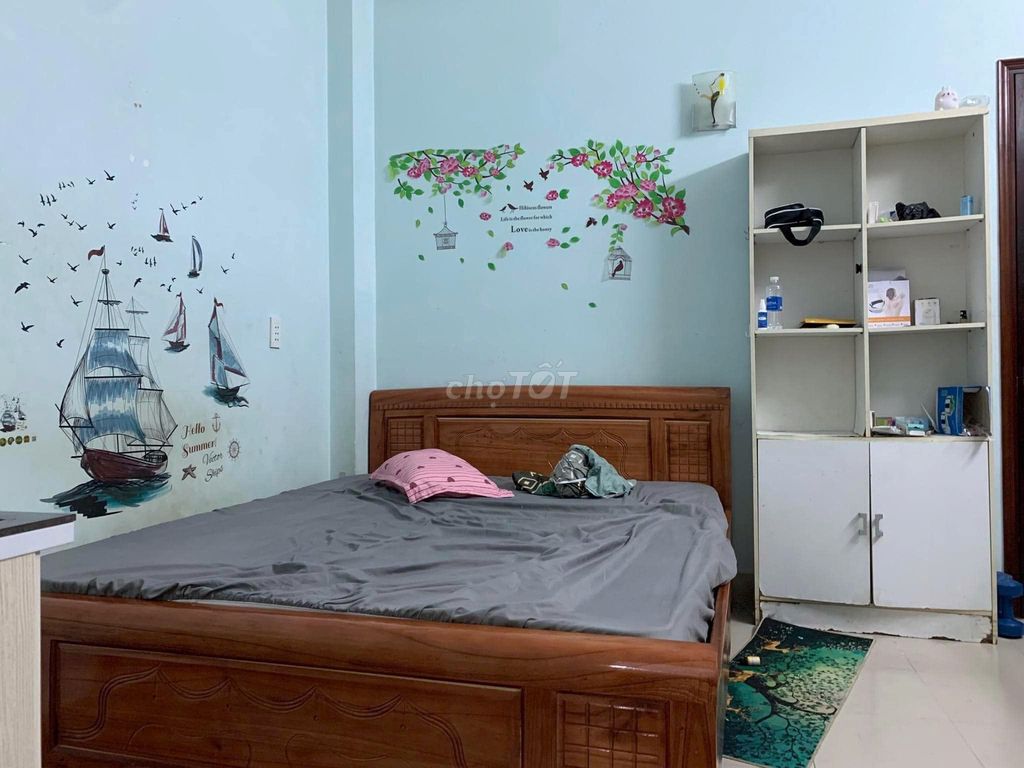 Room 3.8 million a month. 156 Tô Hiến Thành (1970) 13th District 10.