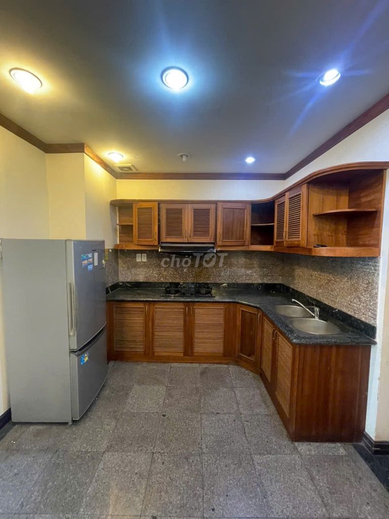 Rent room full Balcon in house halg3