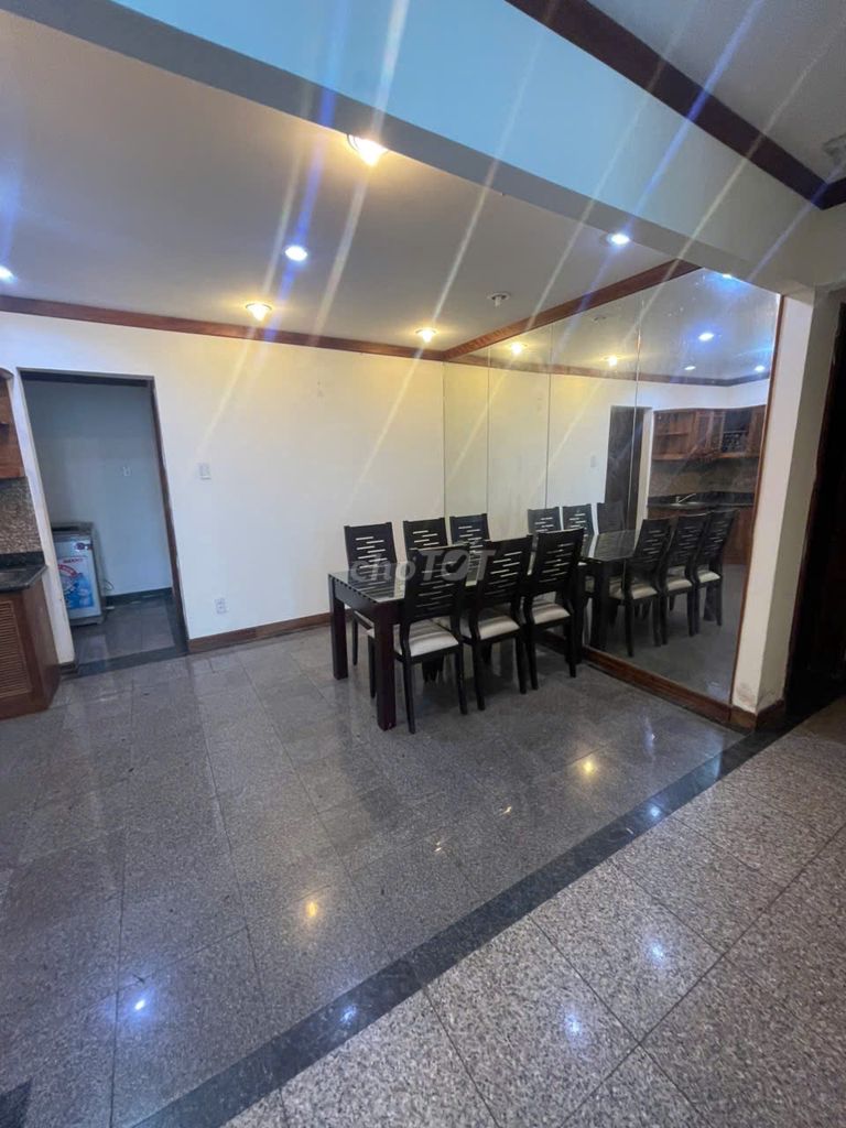 Rent room full Balcon in house halg3
