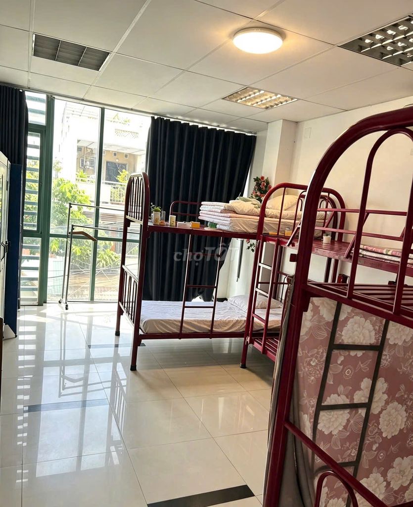 Rent room-- college dorm.