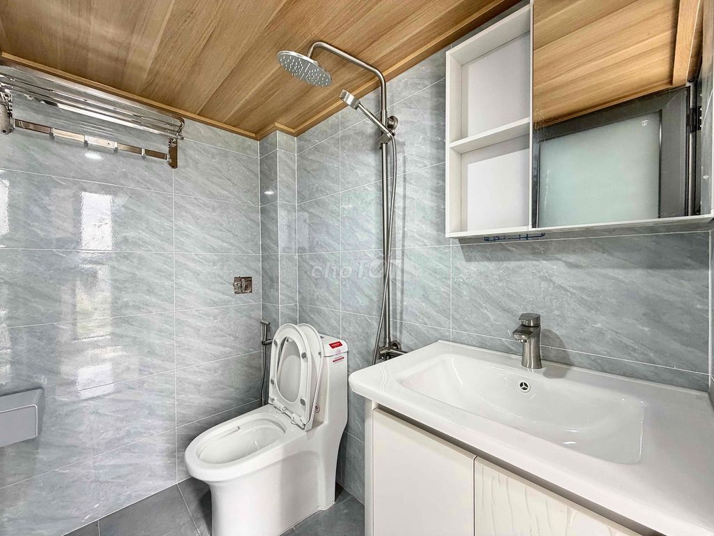 District 12 Beauty Room