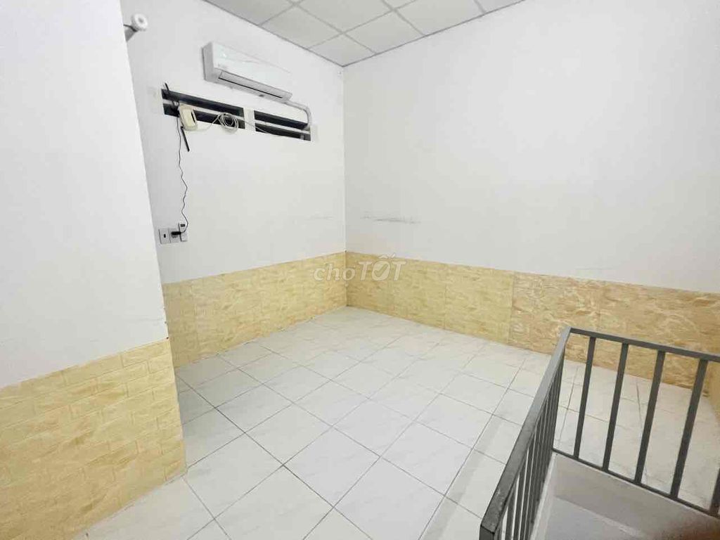 Cash Room, 110,000 one floor, Yellow Two, bank plan.