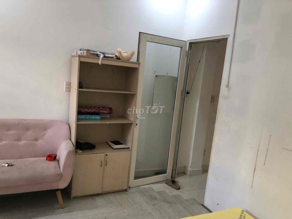 The Nguyễn Oanh Full Q0 Room is a large five million.
