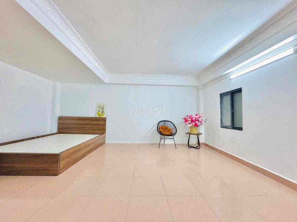 studio full interior - super wide - open window - immediately Lê Văn Khương