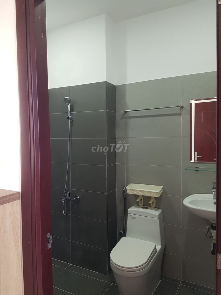 Rent room in District 3-- clean and clean, free time.