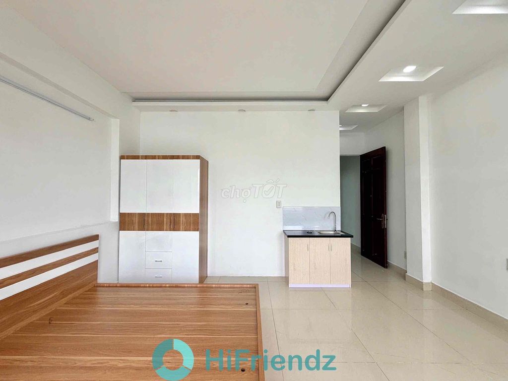 Open 20 newly built studios with air-free air air conditioning.