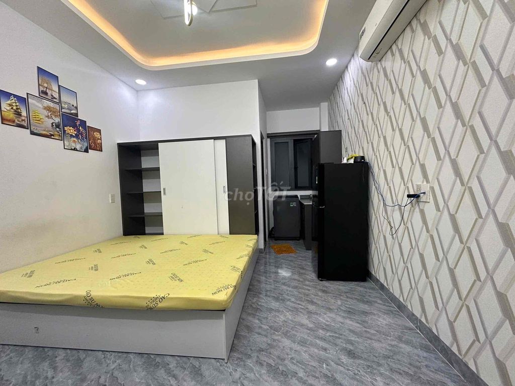 Room empty, new house senior, comfortable time