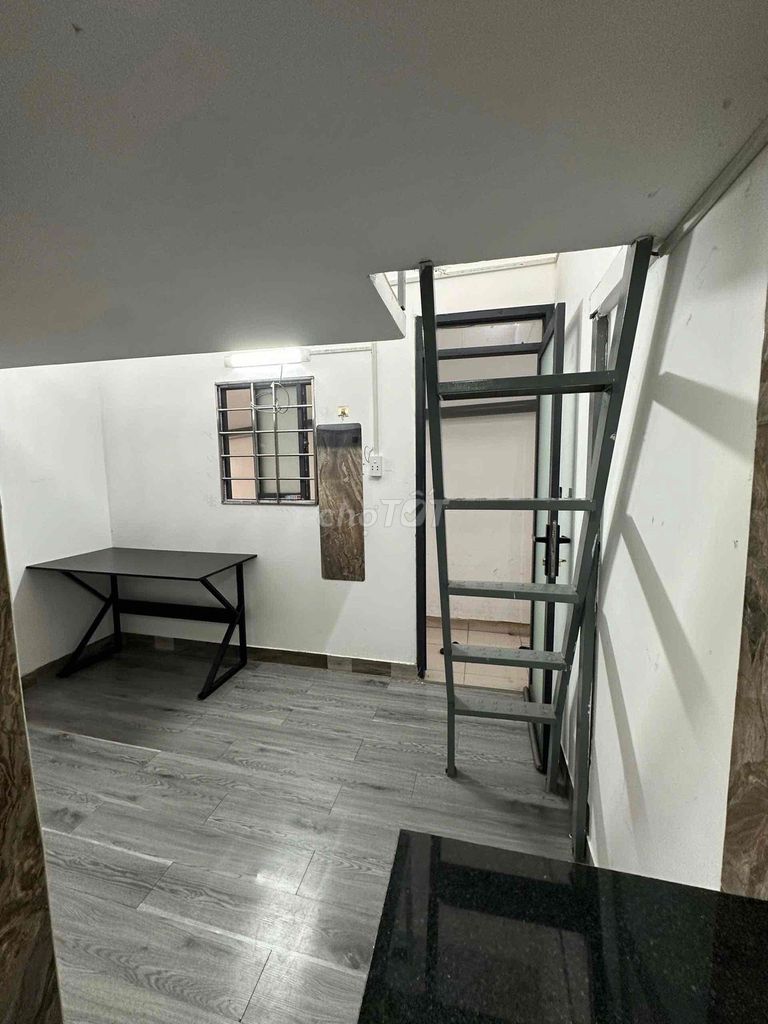 Rent a student's room on Bùi Đình Tuý.