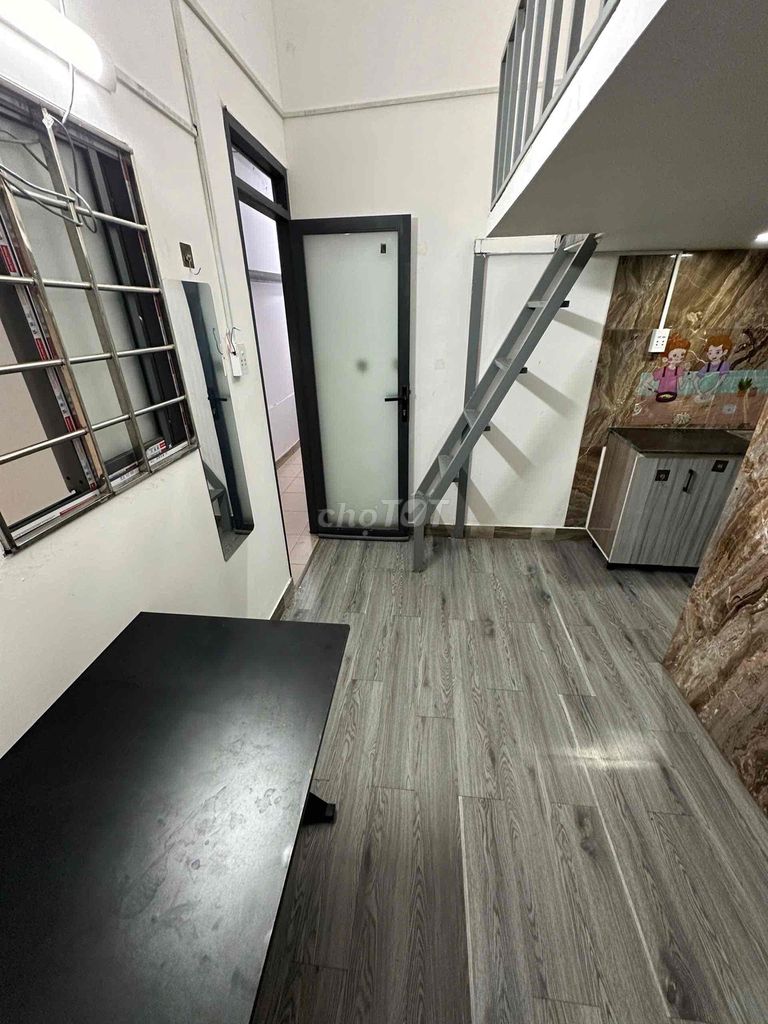 Rent a student's room on Bùi Đình Tuý.