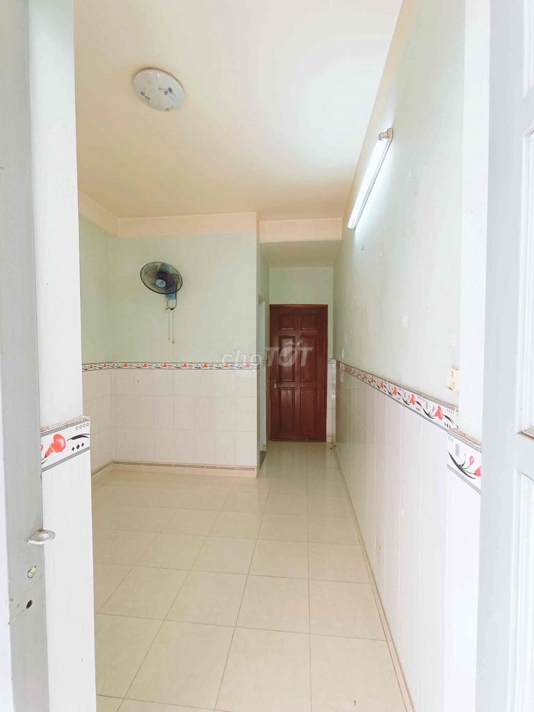Rent Nguyễn Trãi, District 1.